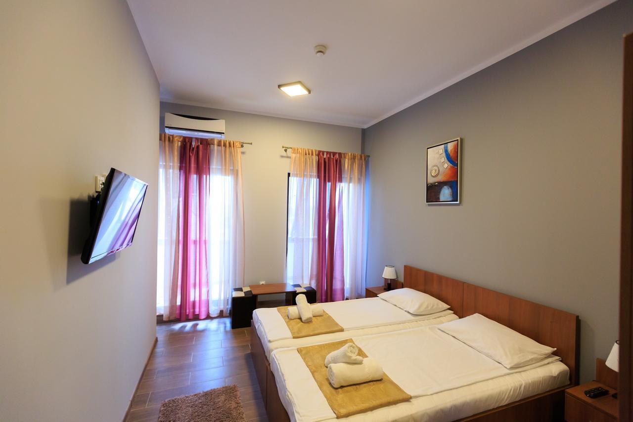 Corner Center Rental Бузеу Екстер'єр фото