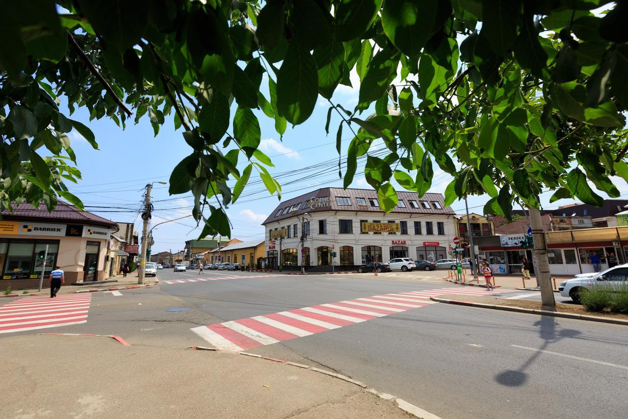 Corner Center Rental Бузеу Екстер'єр фото