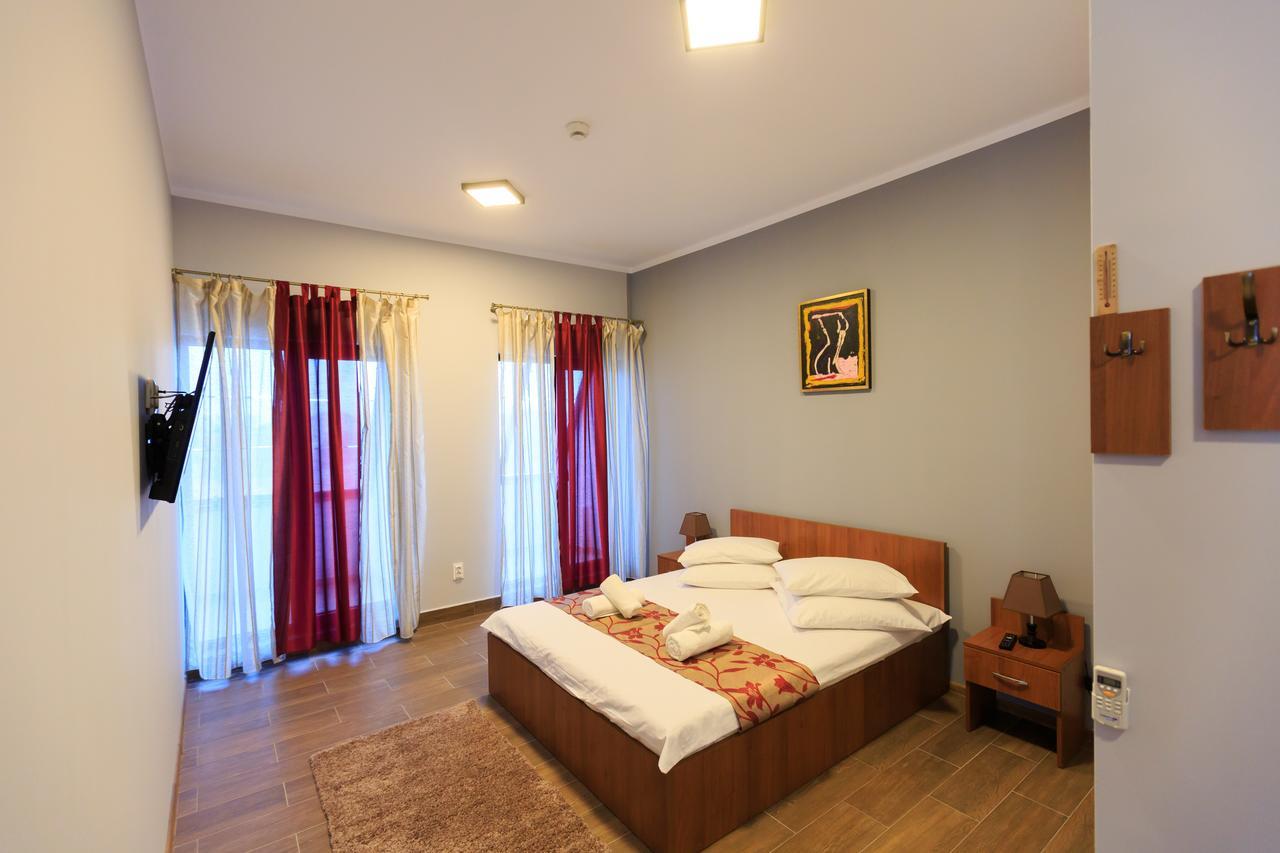 Corner Center Rental Бузеу Екстер'єр фото