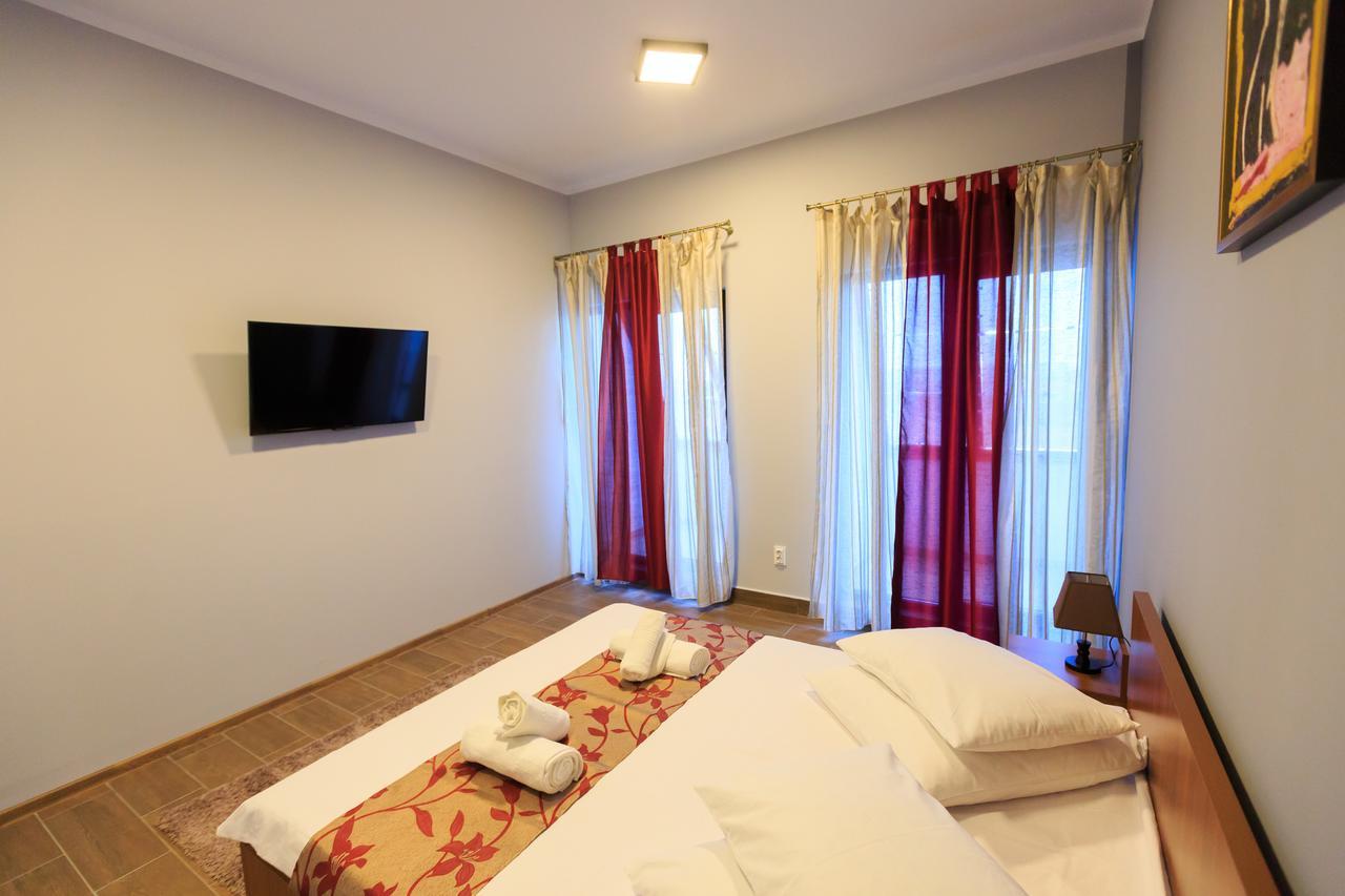 Corner Center Rental Бузеу Екстер'єр фото