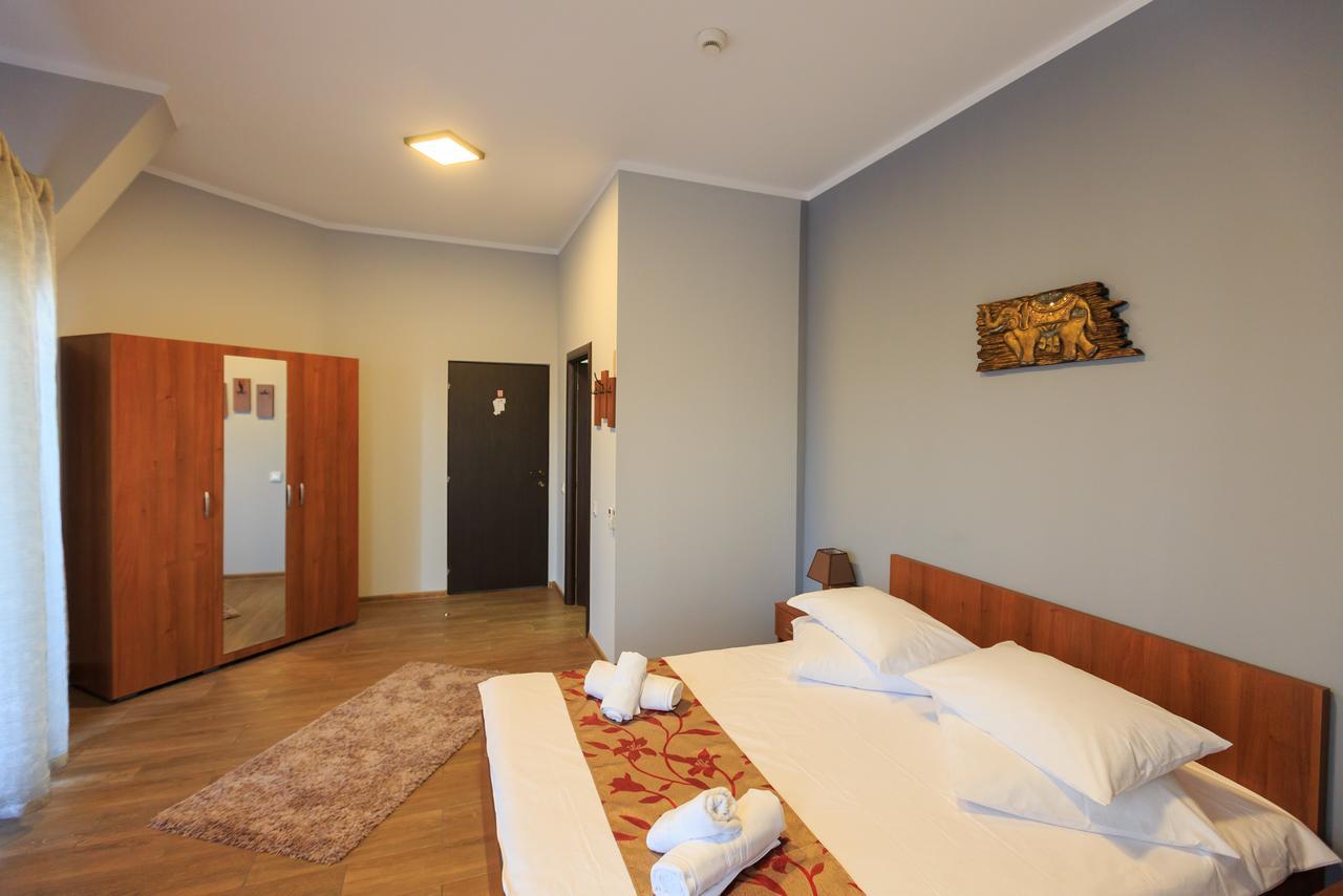 Corner Center Rental Бузеу Екстер'єр фото