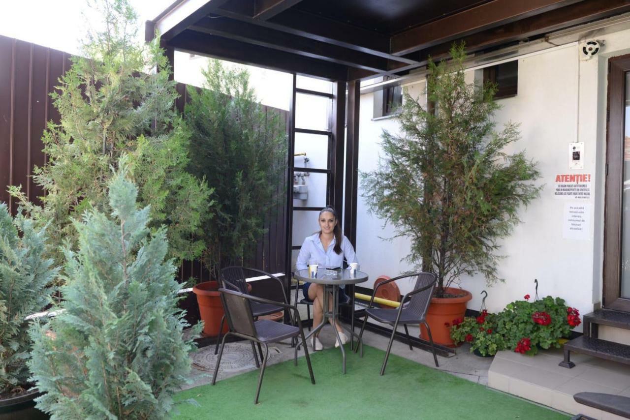 Corner Center Rental Бузеу Екстер'єр фото