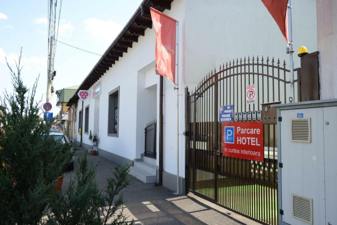 Corner Center Rental Бузеу Екстер'єр фото